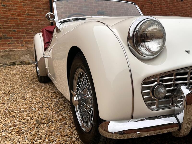 TRIUMPH TR3