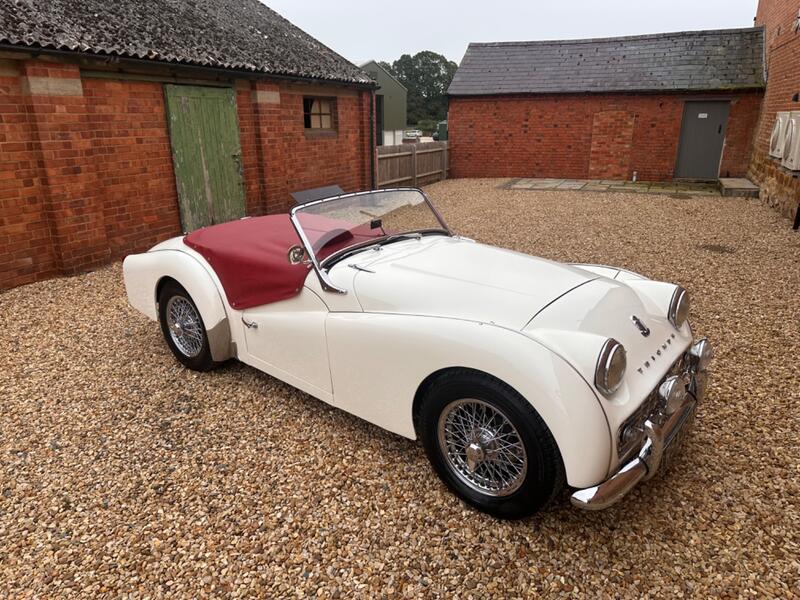 TRIUMPH TR3