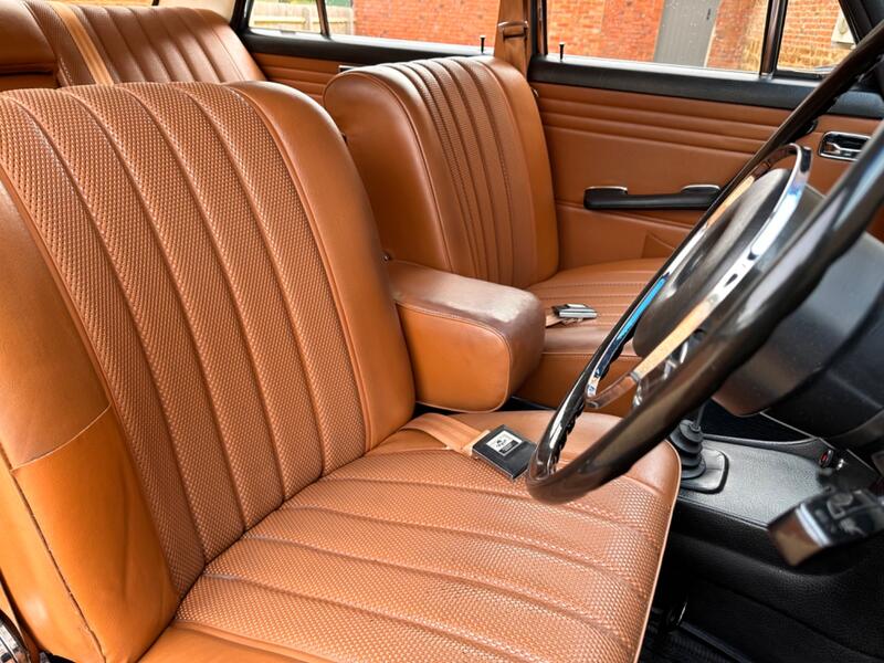 MERCEDES-BENZ 220