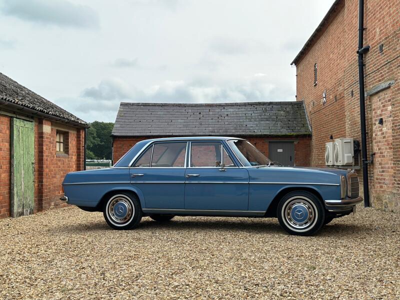MERCEDES-BENZ 220