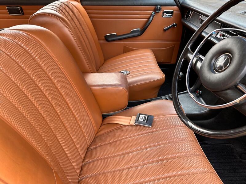 MERCEDES-BENZ 220