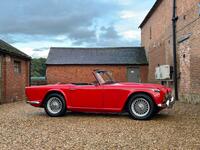 TRIUMPH TR4