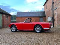 TRIUMPH TR4