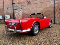 TRIUMPH TR4