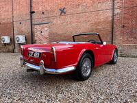 TRIUMPH TR4