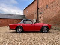 TRIUMPH TR4