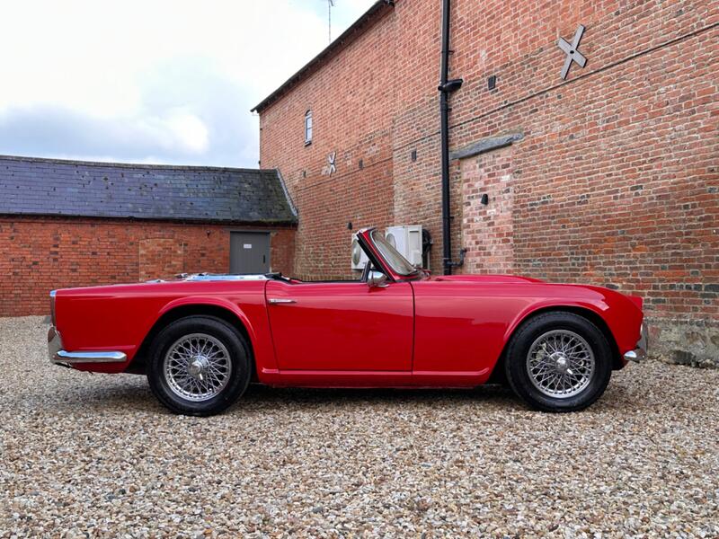 TRIUMPH TR4