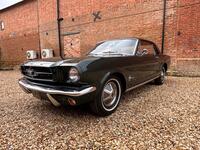 FORD MUSTANG