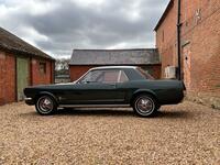 FORD MUSTANG