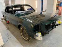 FORD MUSTANG