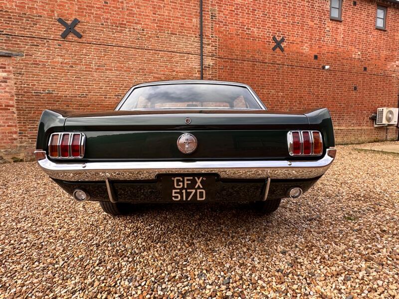 FORD MUSTANG