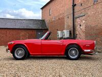 TRIUMPH TR5