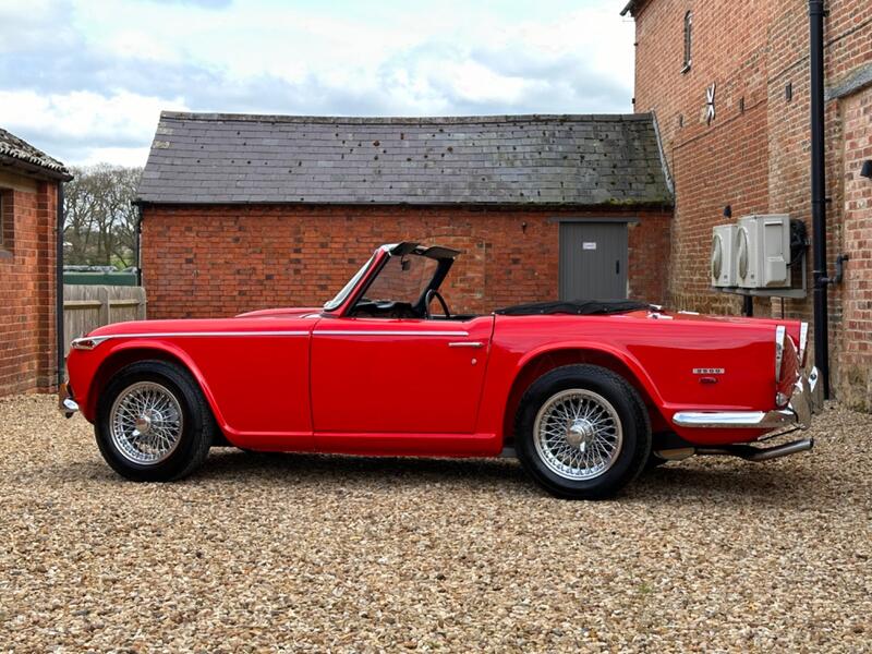 TRIUMPH TR5