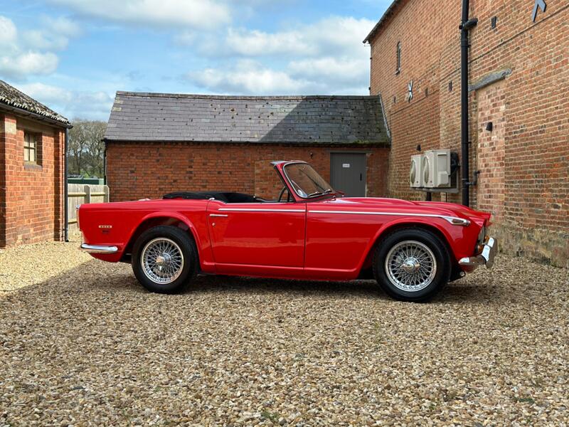 TRIUMPH TR5