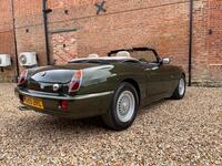 MG RV8