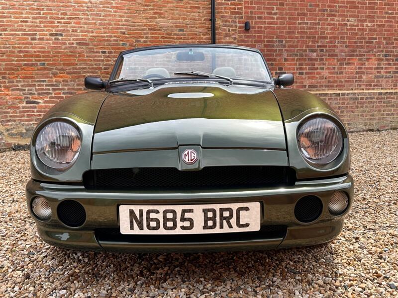 MG RV8