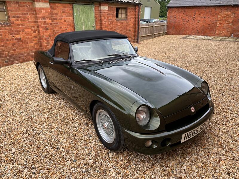 MG RV8