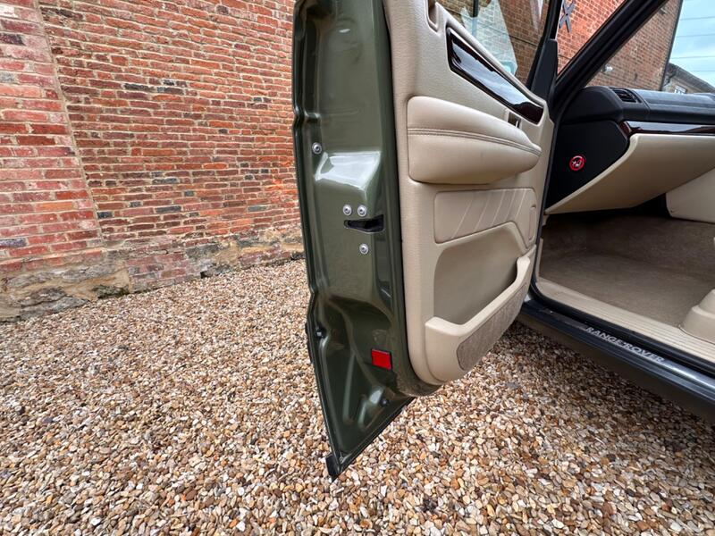 LAND ROVER RANGE ROVER