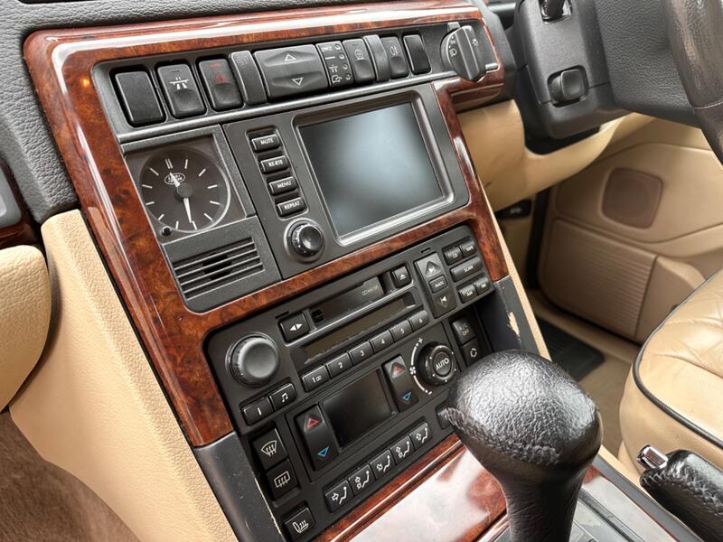 LAND ROVER RANGE ROVER