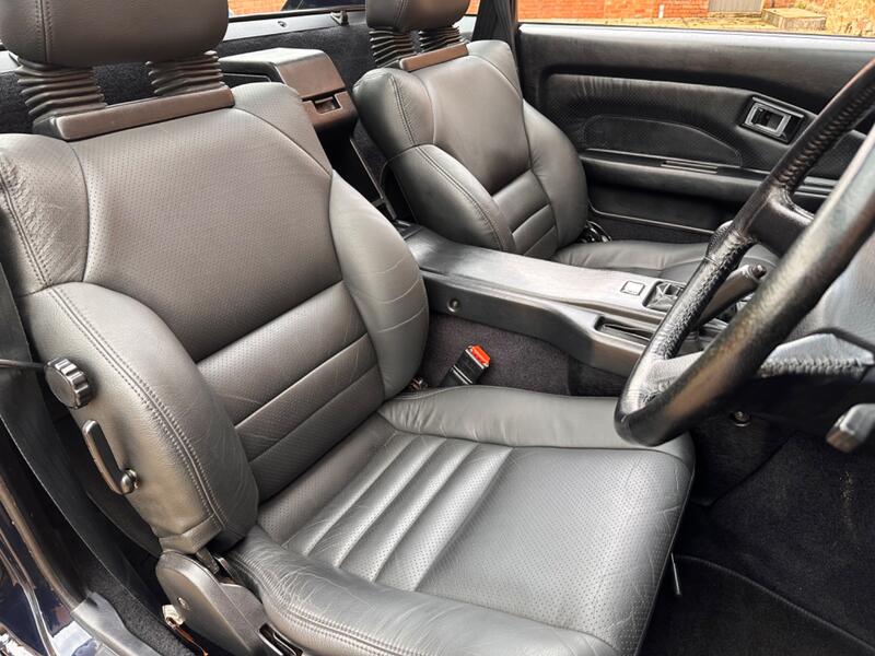 TOYOTA MR2