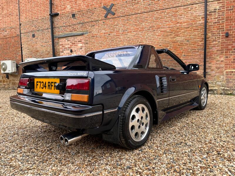 TOYOTA MR2