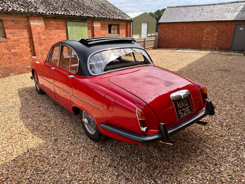 DAIMLER SALOON