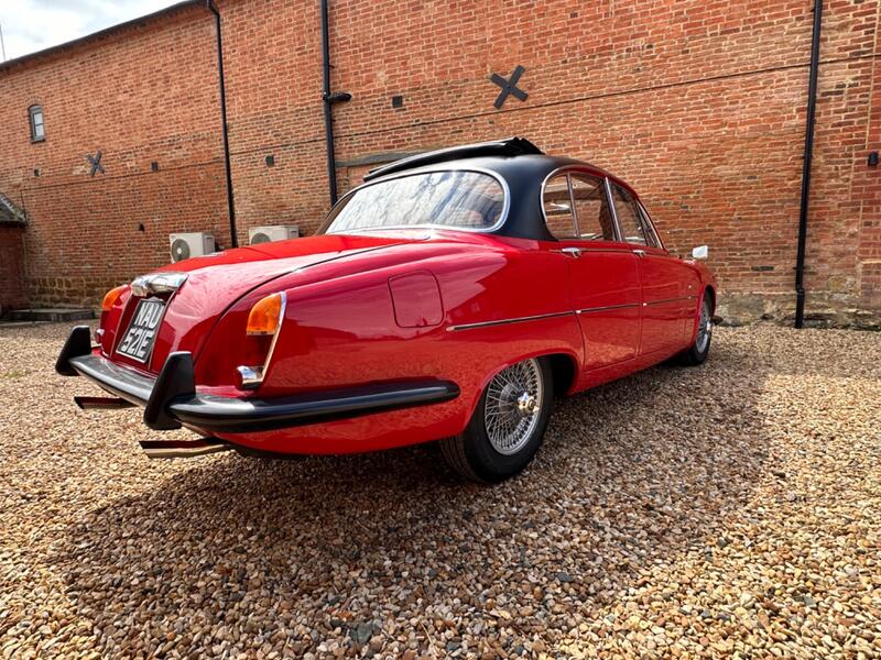 DAIMLER SALOON