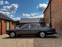DAIMLER DOUBLE SIX