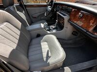 DAIMLER DOUBLE SIX