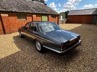 DAIMLER DOUBLE SIX