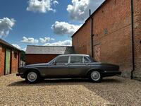 DAIMLER DOUBLE SIX