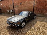 DAIMLER DOUBLE SIX