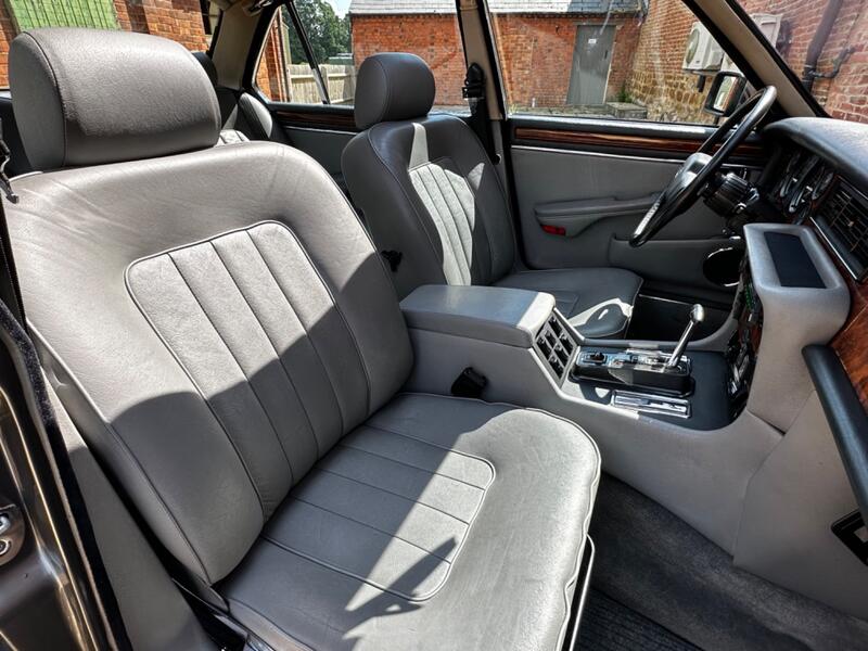 DAIMLER DOUBLE SIX
