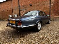 DAIMLER DOUBLE SIX