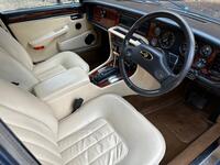 DAIMLER DOUBLE SIX