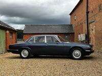 DAIMLER DOUBLE SIX