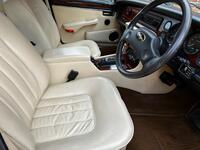 DAIMLER DOUBLE SIX
