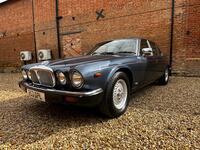 DAIMLER DOUBLE SIX