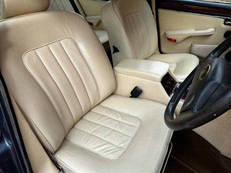 DAIMLER DOUBLE SIX