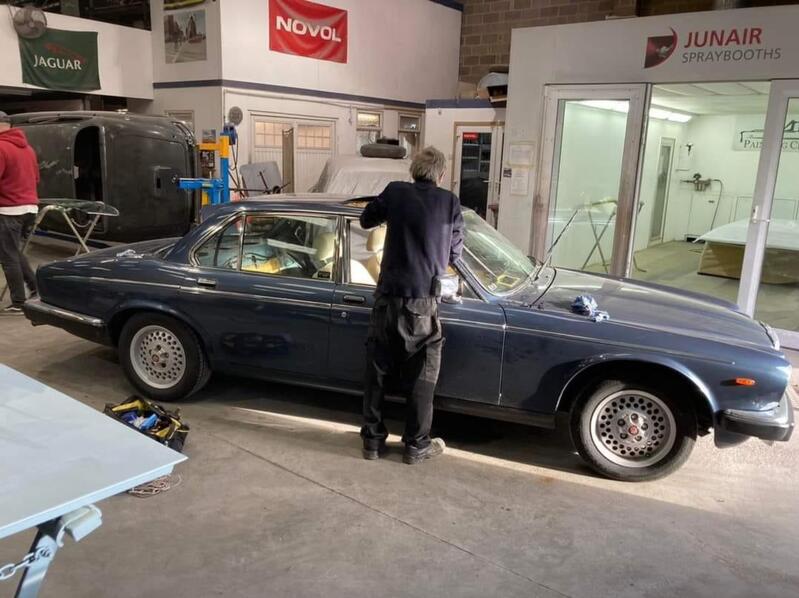 DAIMLER DOUBLE SIX