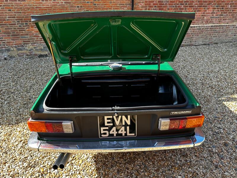 TRIUMPH TR6