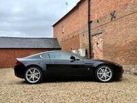 ASTON MARTIN VANTAGE