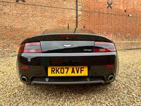 ASTON MARTIN VANTAGE