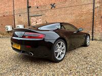 ASTON MARTIN VANTAGE