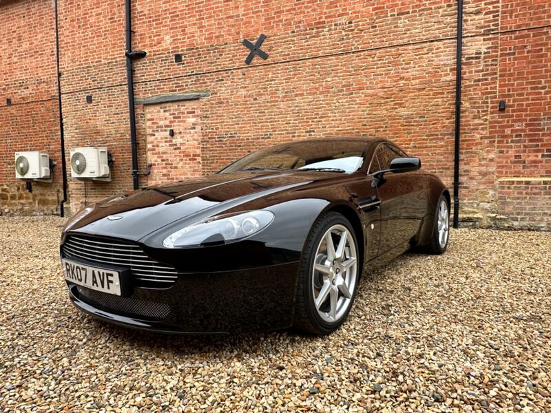 ASTON MARTIN VANTAGE