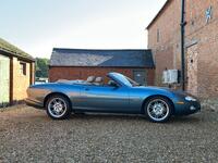 JAGUAR XK8