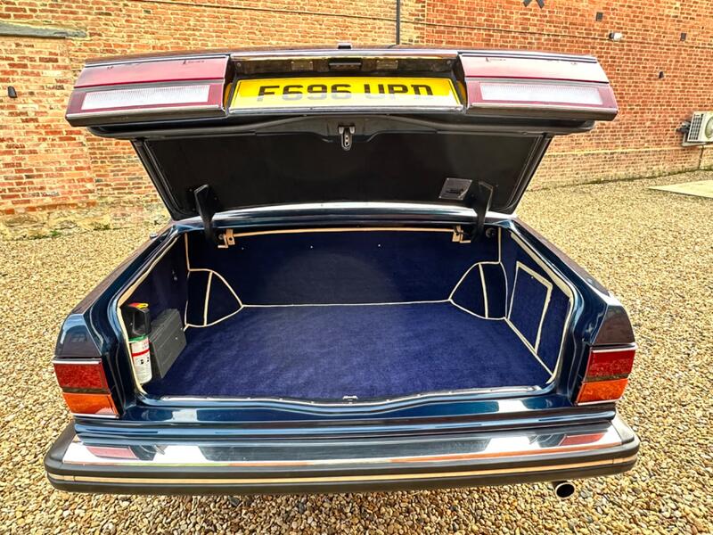 ROLLS-ROYCE SILVER SPIRIT