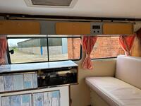 VOLKSWAGEN T2 BAY WINDOW