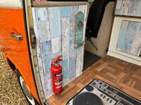 VOLKSWAGEN T2 BAY WINDOW