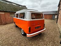 VOLKSWAGEN T2 BAY WINDOW
